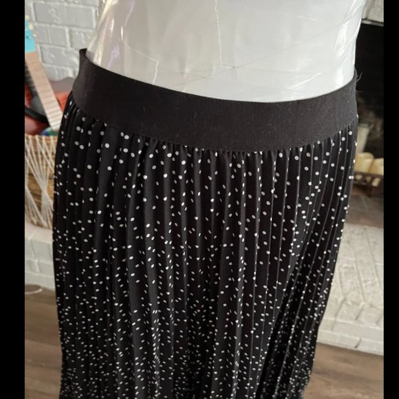 Polka Dot Pleated Skirt. Black with White Polka Dots . Large. - Picture 2 of 5